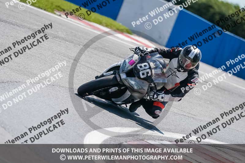 donington no limits trackday;donington park photographs;donington trackday photographs;no limits trackdays;peter wileman photography;trackday digital images;trackday photos